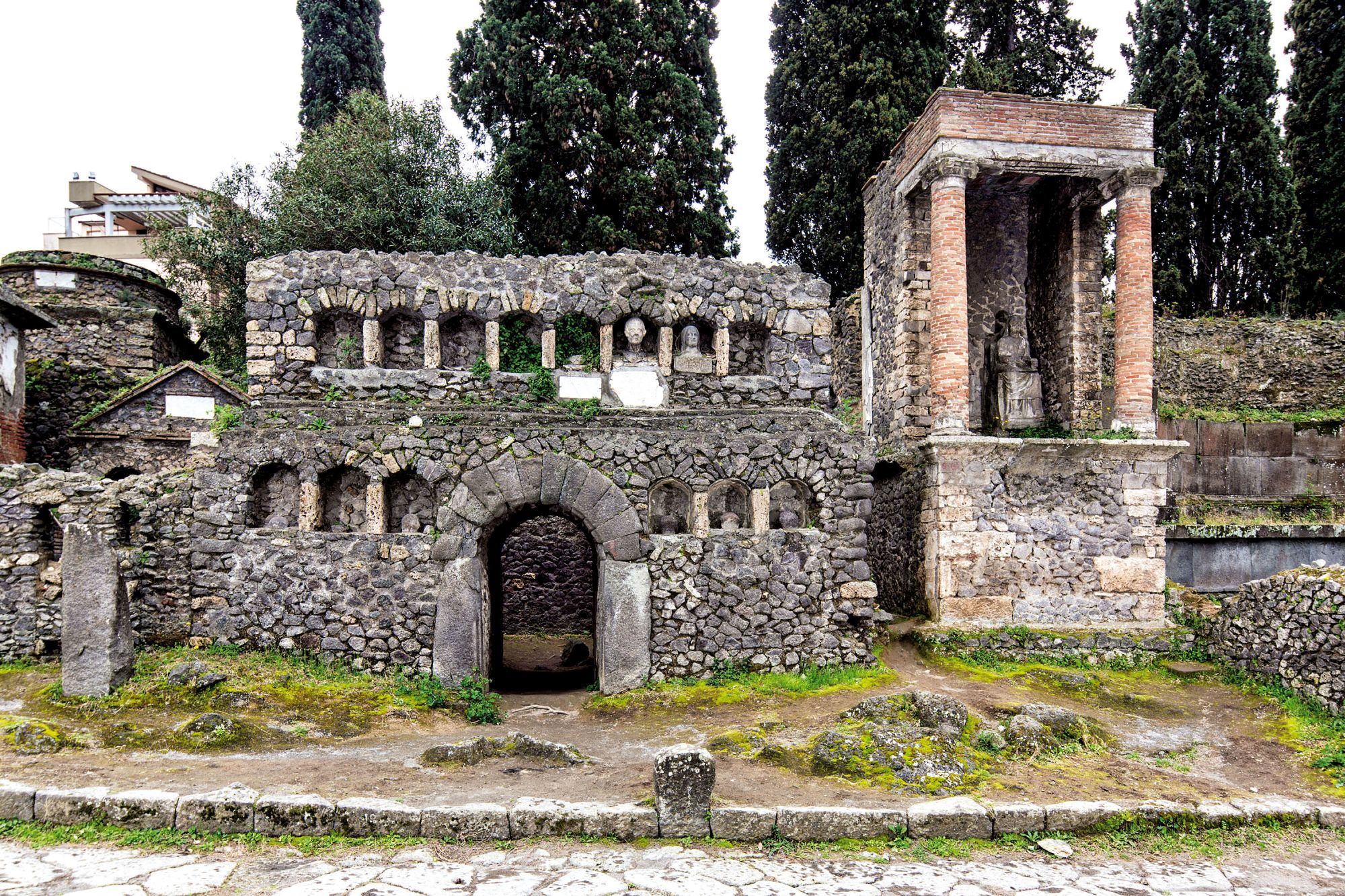 Necropolis of Porta Nocera - Pompeii Sites
