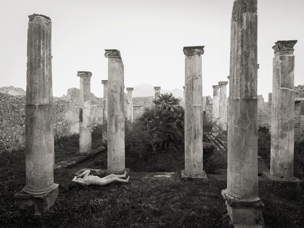 Mostra di Kenro Izu “Requiem for Pompei” dal 6 dicembre 2019 al 13 aprile 2020 a Modena